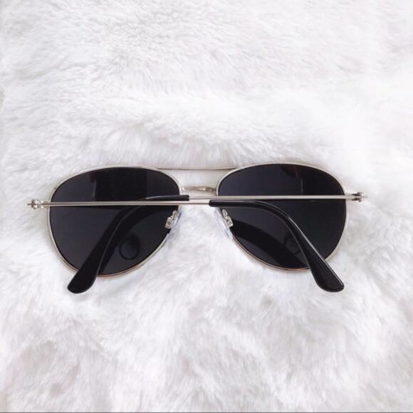 Remy Silver Mirrored Aviator Sunglasses - Picture 8 of 9